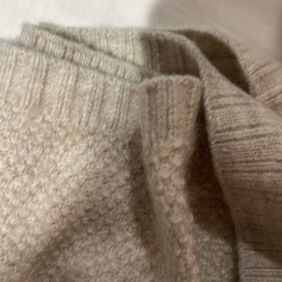 Treasure & Bond Cream Sweater in size Small - Picture 6 of 6